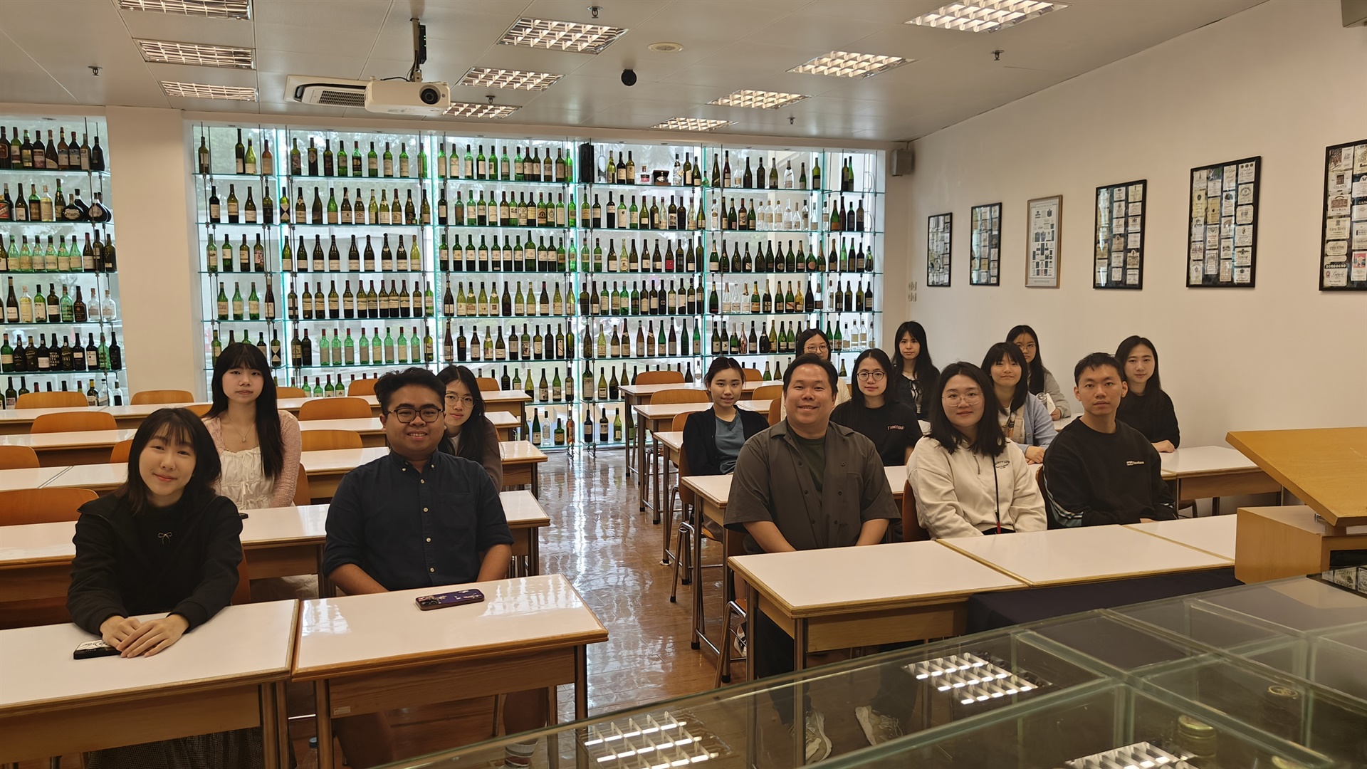 澳旅大為香港浸會大學舉辦研學活動