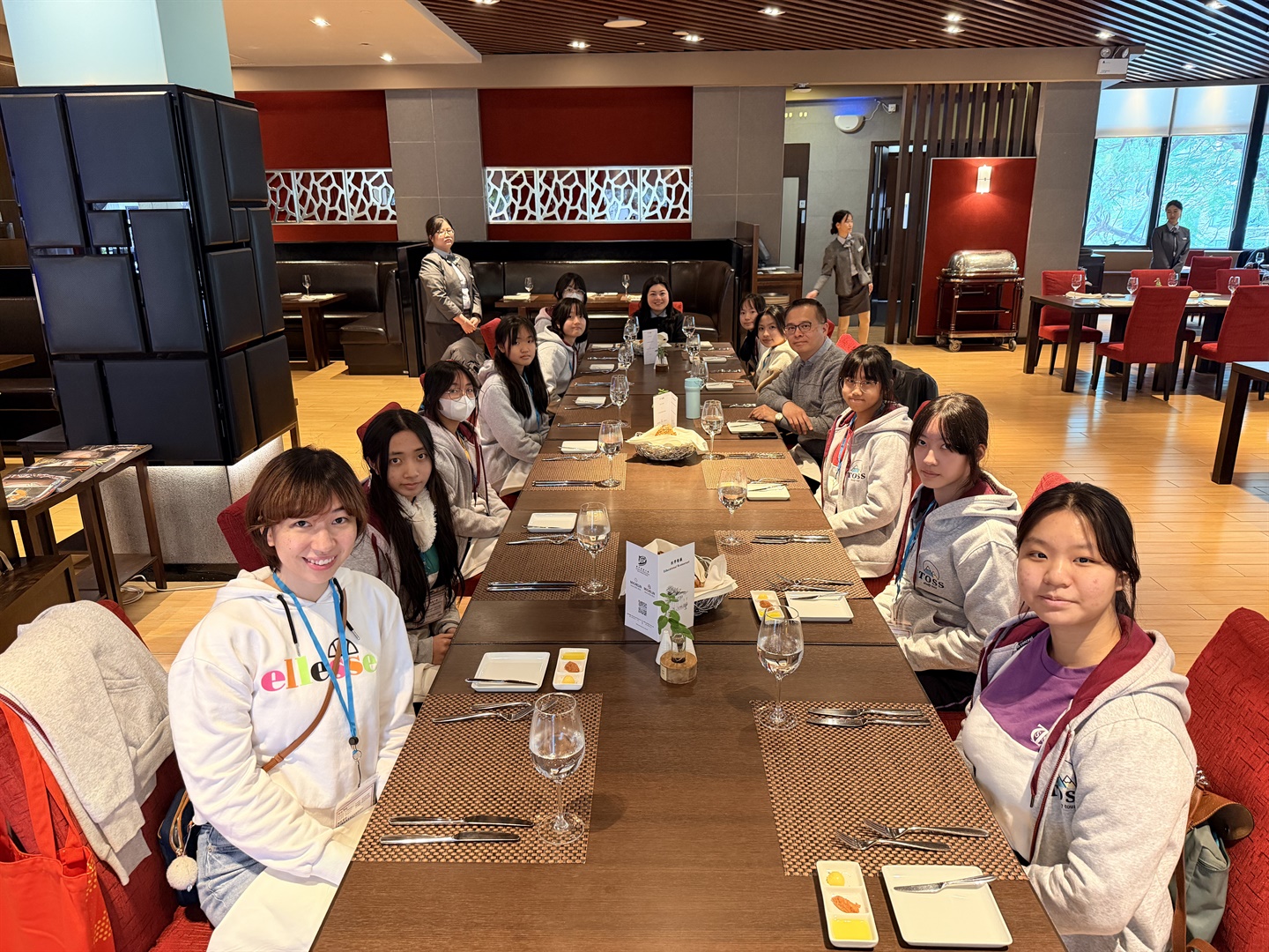 澳旅大為香港德愛中學開辦餐桌禮儀與土生葡人美食文化研學(Chinese Only)