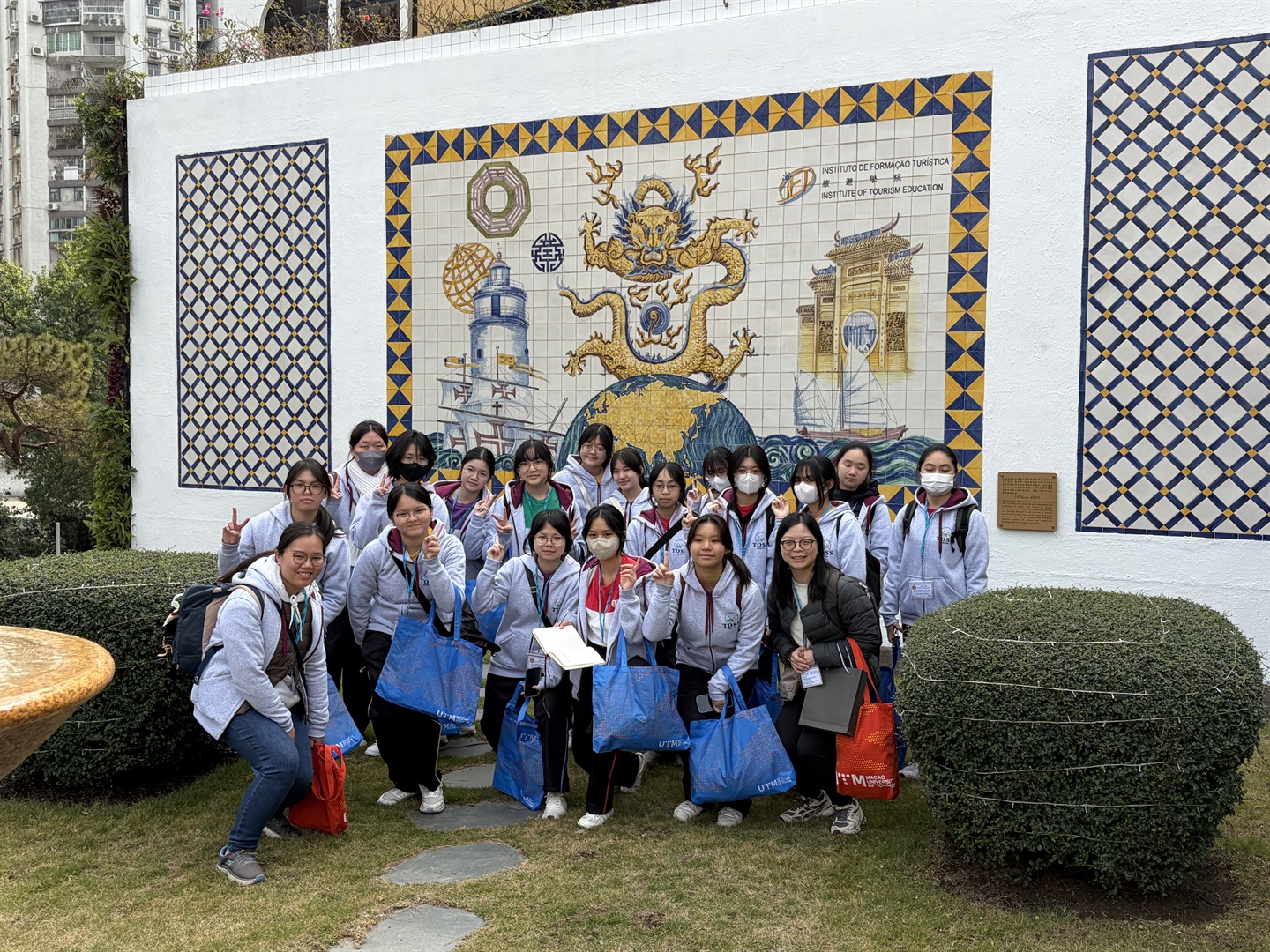 澳旅大為香港德愛中學開辦餐桌禮儀與土生葡人美食文化研學(Chinese Only)