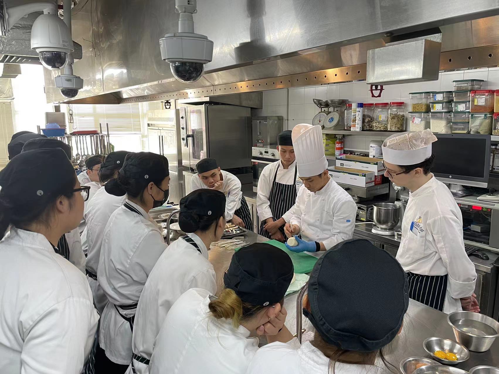 Cooking Demonstration on Huaiyang Cuisine