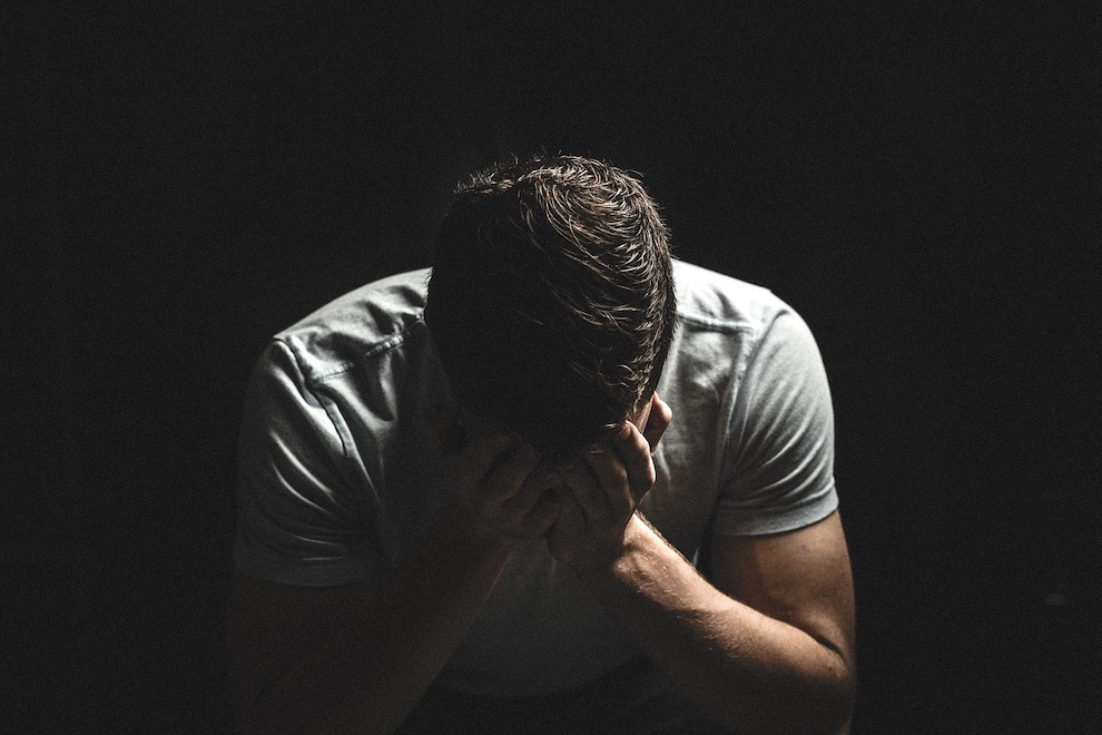 A look into sense of job insecurity and psychological distress among casino staff