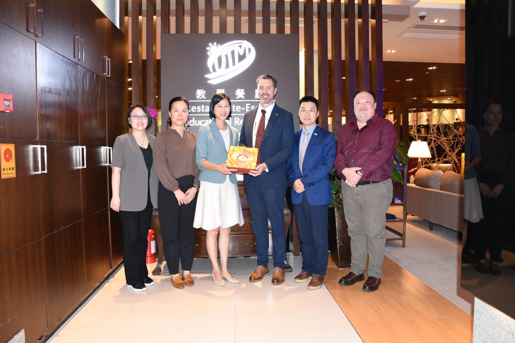 澳旅大接待瑞士酒店管理院校校长