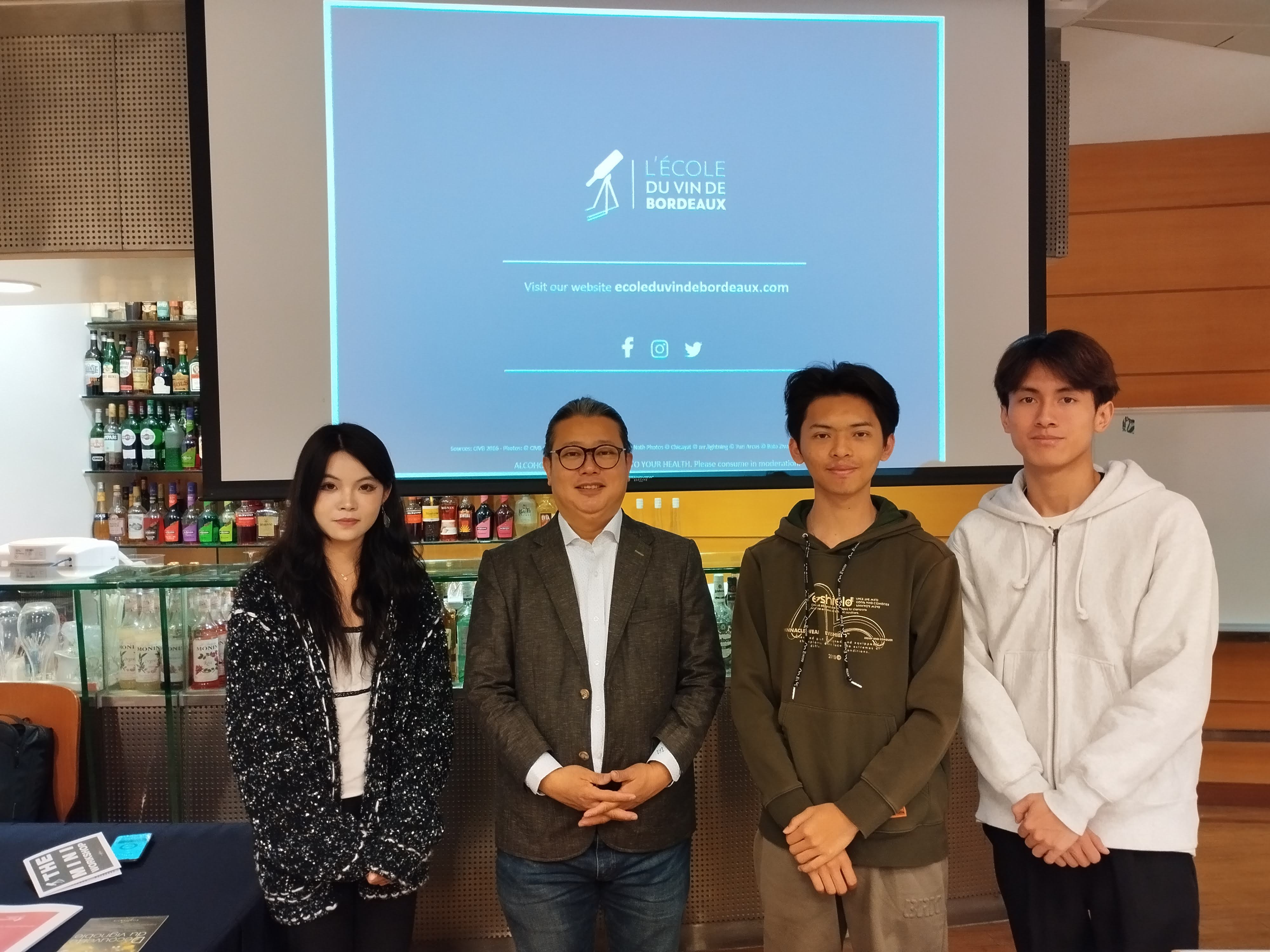 澳旅大学生备战法国葡萄酒大赛