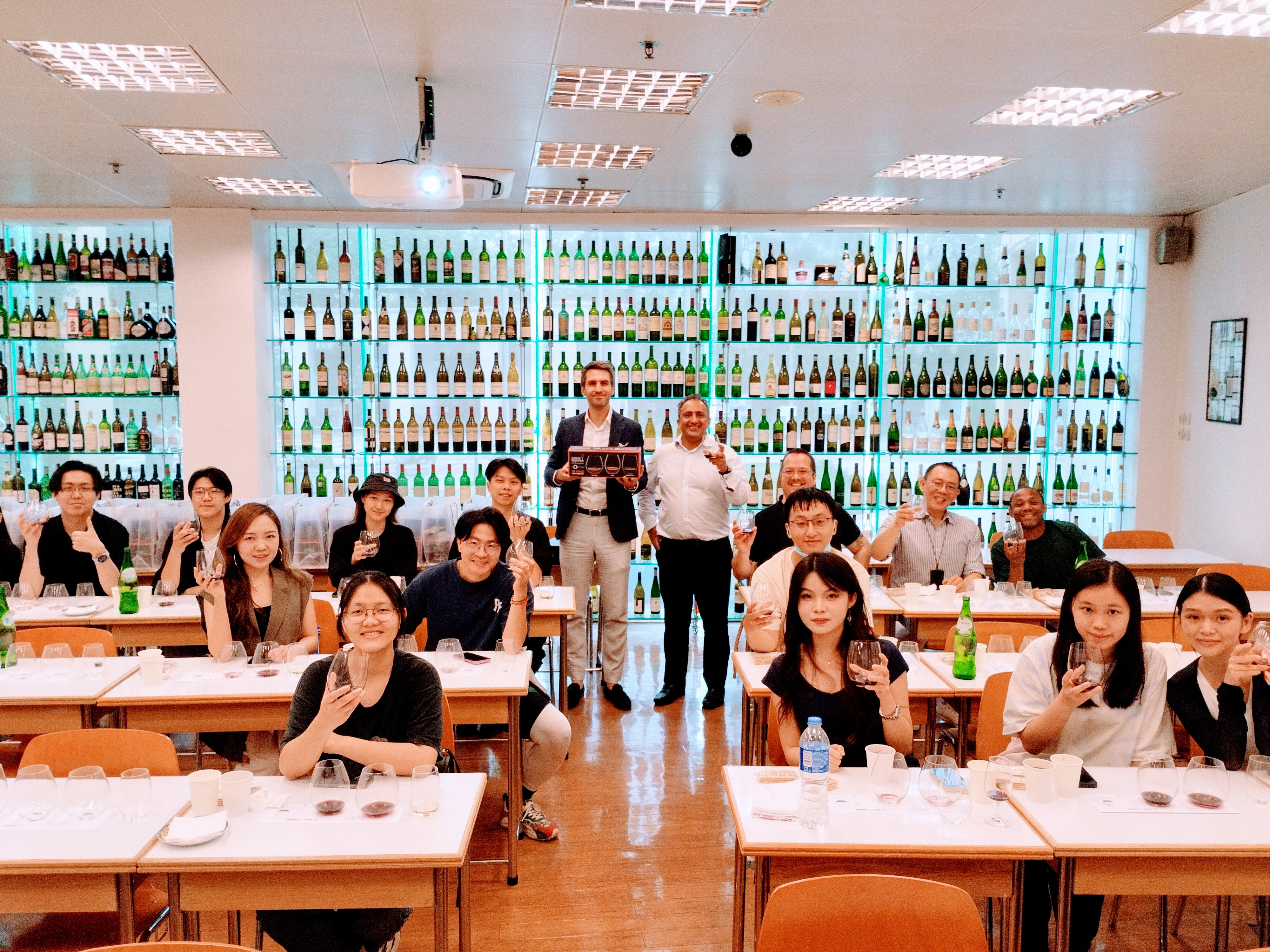 着名葡萄酒杯生产商Riedel亲临澳旅大讲解专业酒具