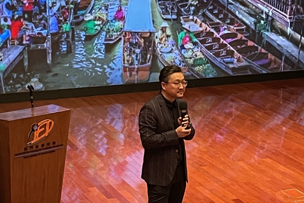 Guest lecturer discusses links between architecture, heritage and conservation