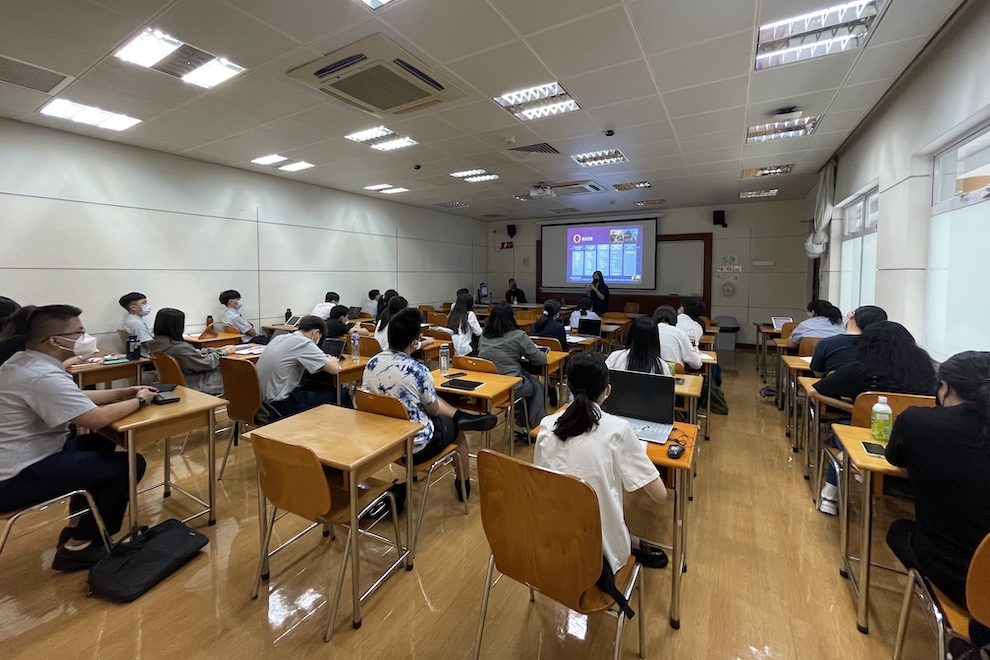 Creative Director of Ieng Chi Dance Association gives talk on cultural management to IFTM students